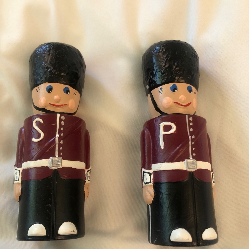 Pair of Maroon Guard Soldier Salt/Pepper Shakers